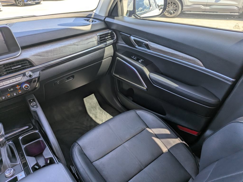 Certified 2022 Kia Telluride SX w/ Towing Package FWD image 18