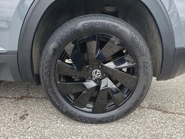 Used 2024 Volkswagen Atlas Cross Sport SE w/ Panoramic Sunroof Package image 33