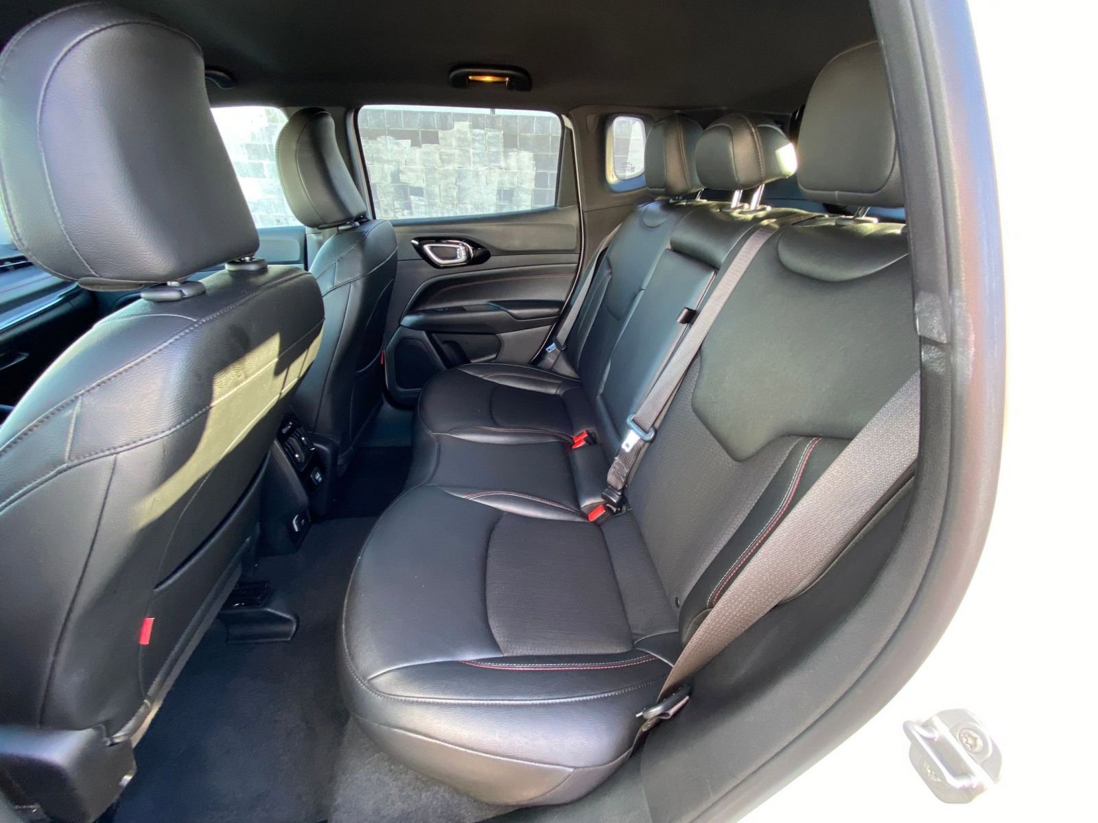 Used 2025 Jeep Compass Trailhawk AWD/4WD image 36