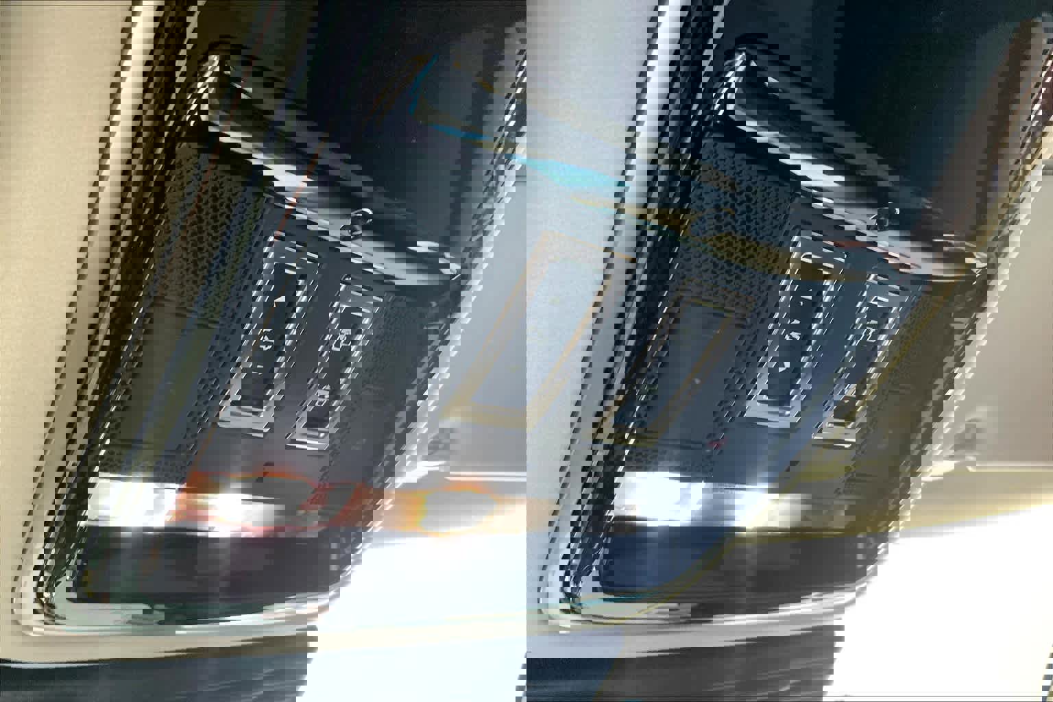 Used 2025 Land Rover Range Rover Velar S image 17