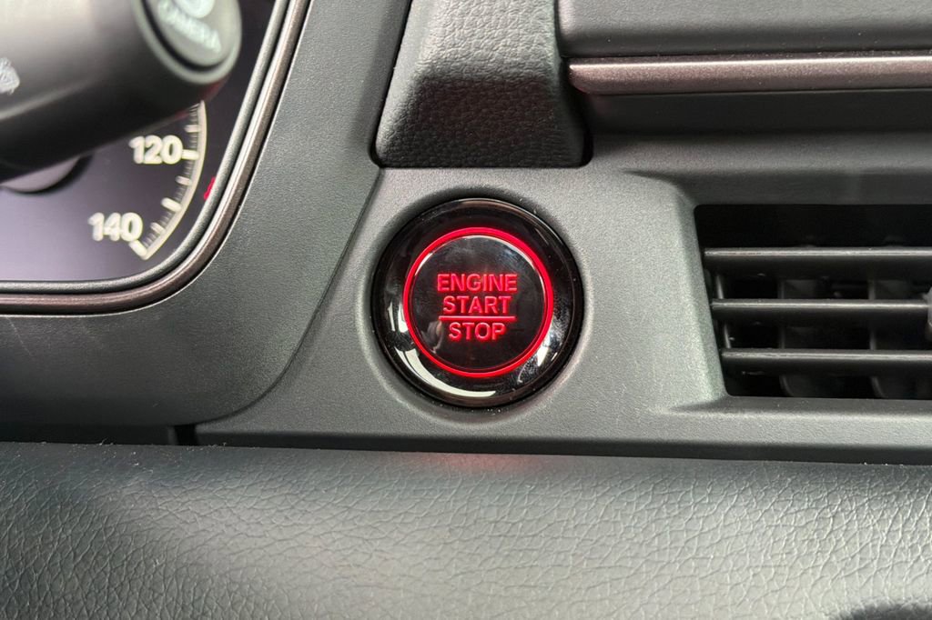 Used 2025 Honda Pilot TrailSport image 21