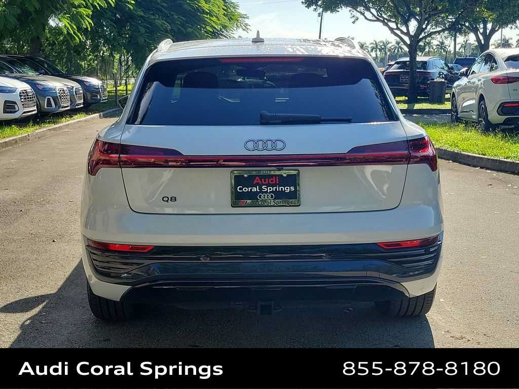 Certified 2024 Audi Q8 e-tron Premium Plus w/ Premium Plus Package AWD/4WD image 13