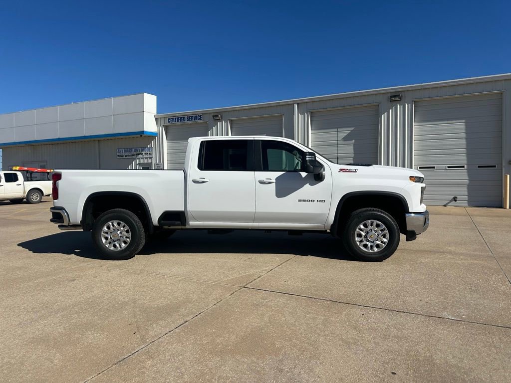 New 2026 Chevrolet Silverado 2500 LT image 2