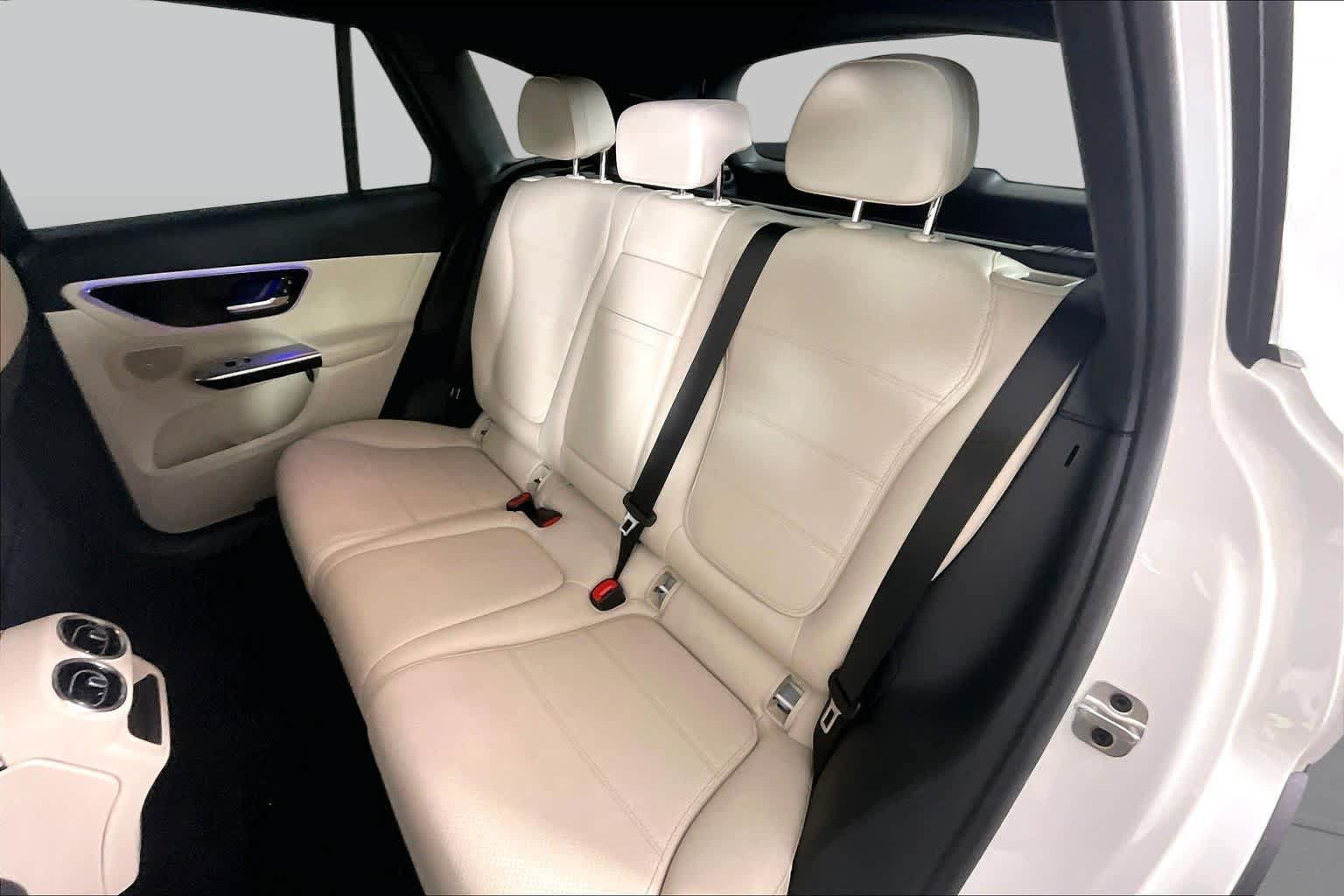 Used 2026 Mercedes-Benz GLC 300 image 16