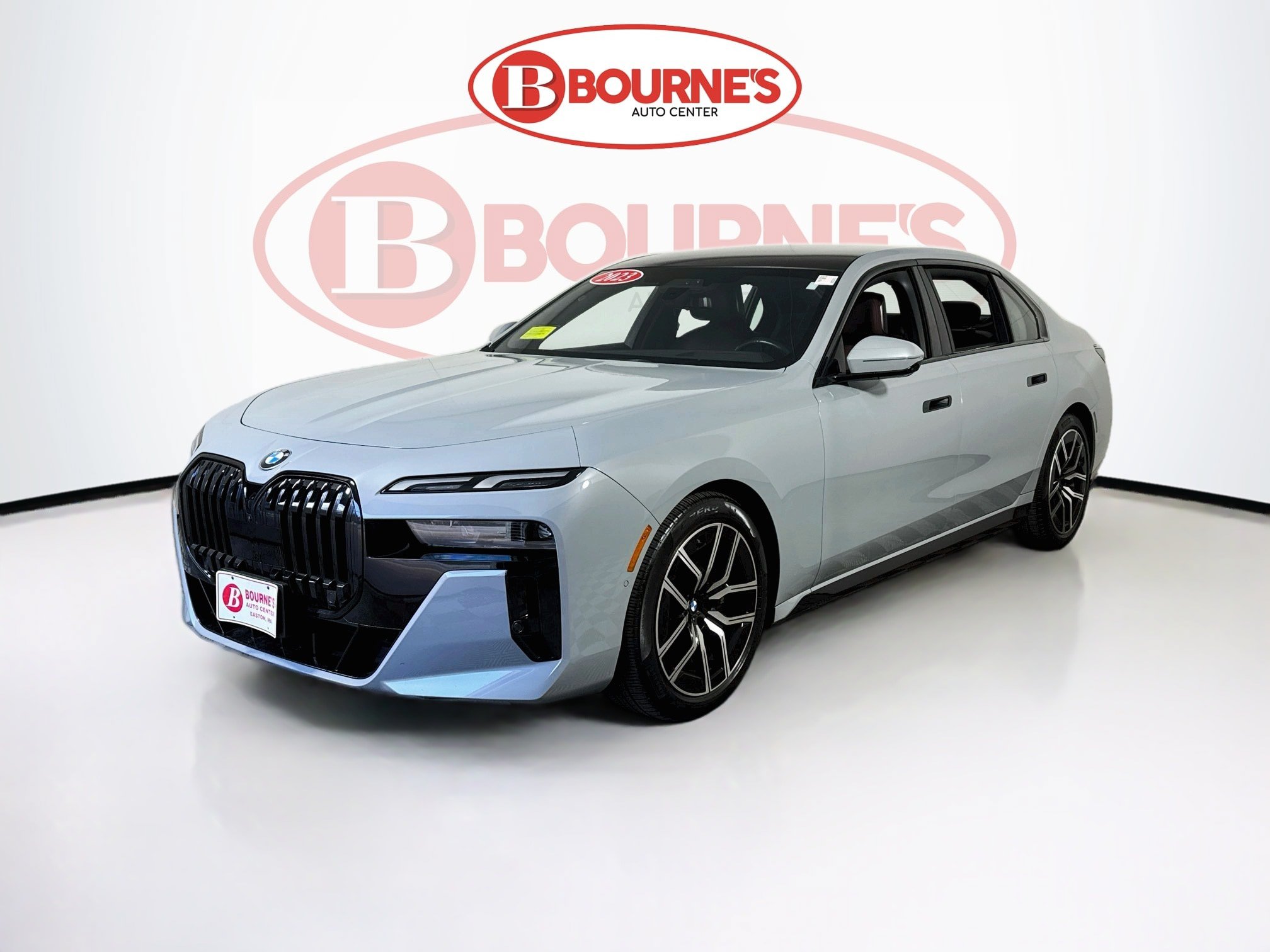 Used 2023 BMW 760i xDrive AWD/4WD image 8