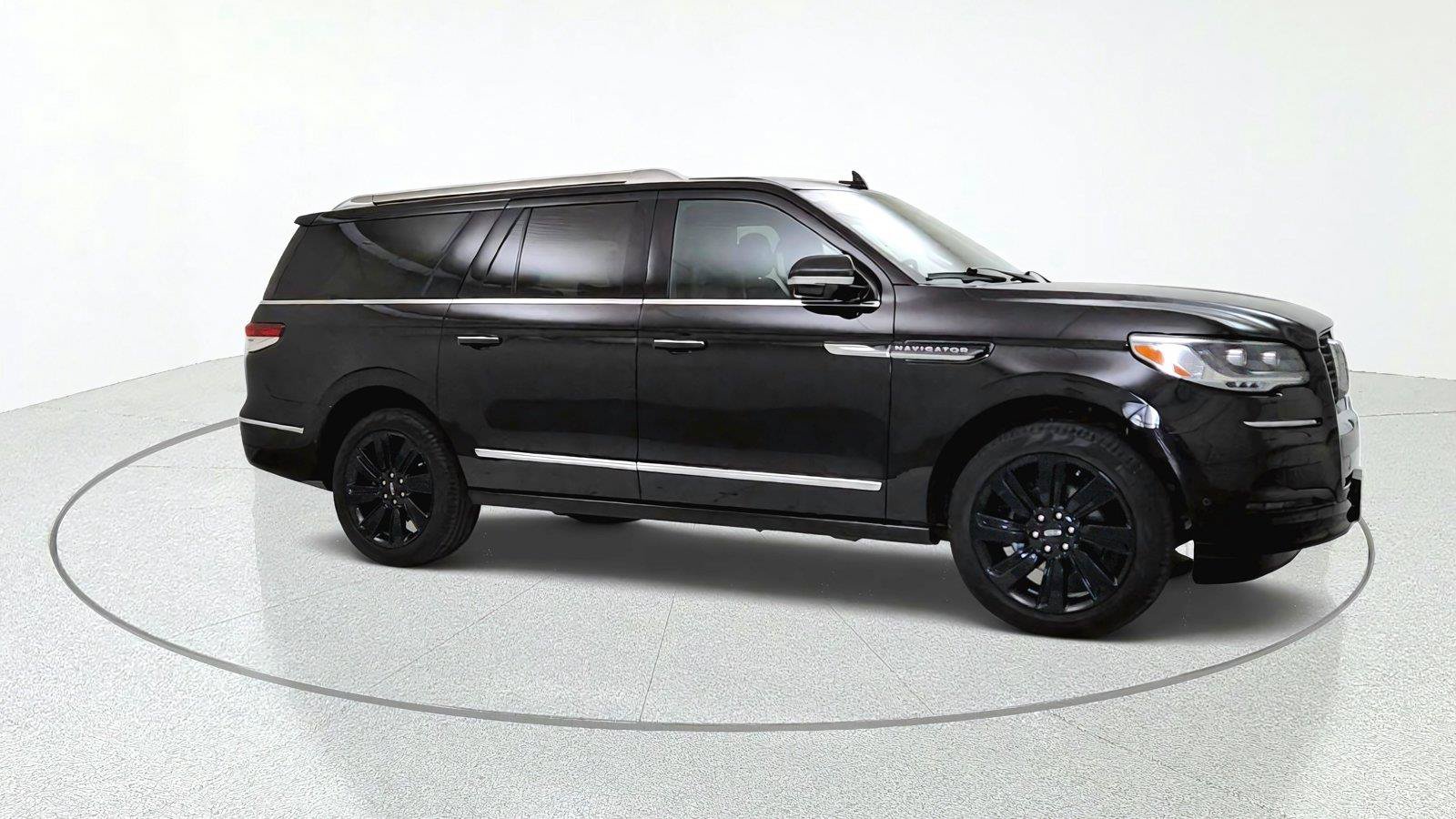 Used 2024 Lincoln Navigator L Reserve AWD/4WD image 8