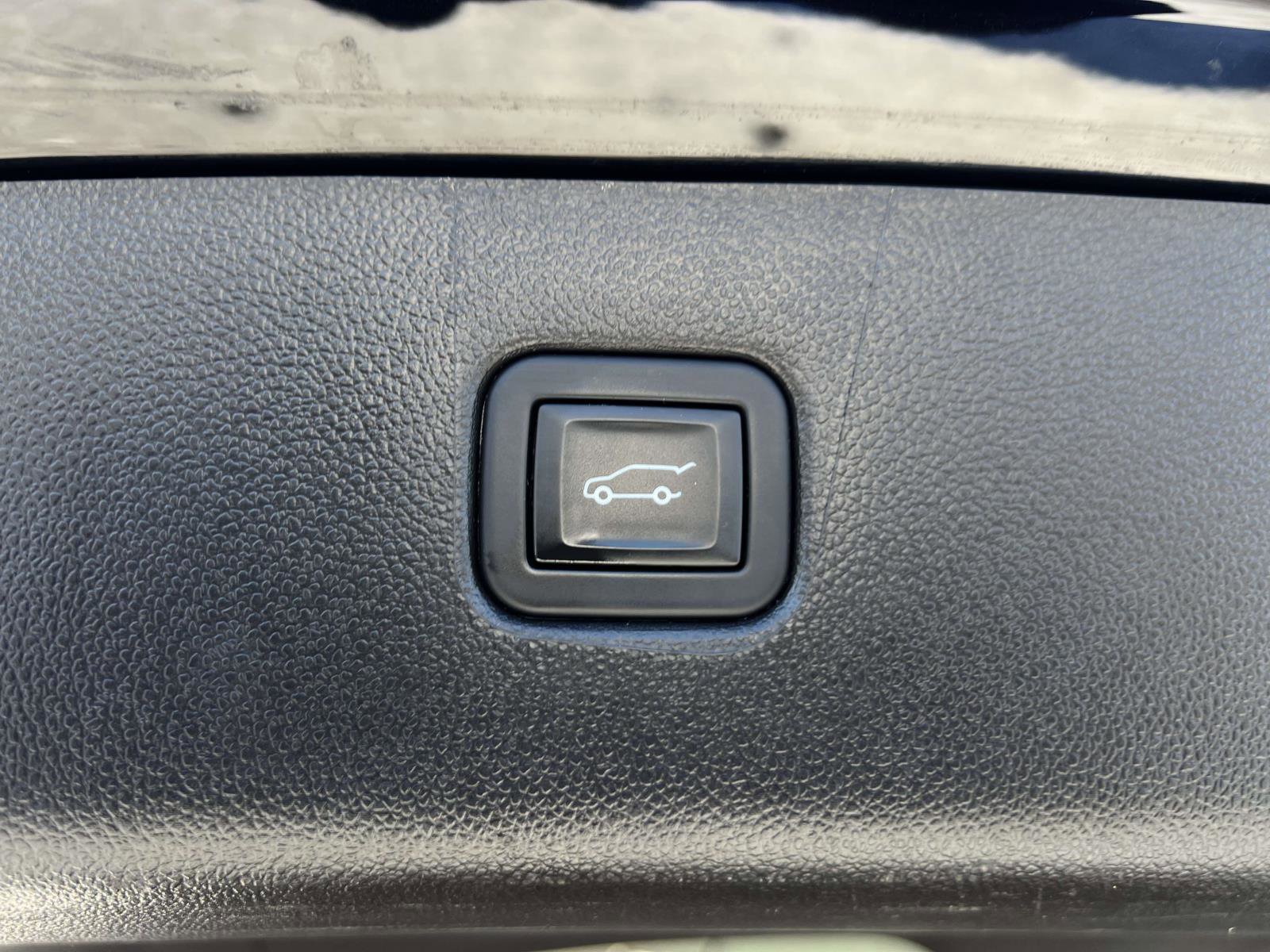 Used 2025 Chevrolet Blazer LT w/ Convenience Package FWD image 6