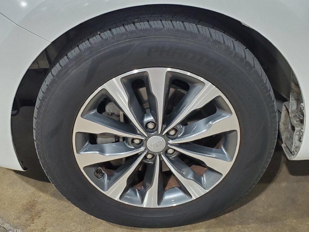 Used 2016 Kia Sedona SX FWD image 36