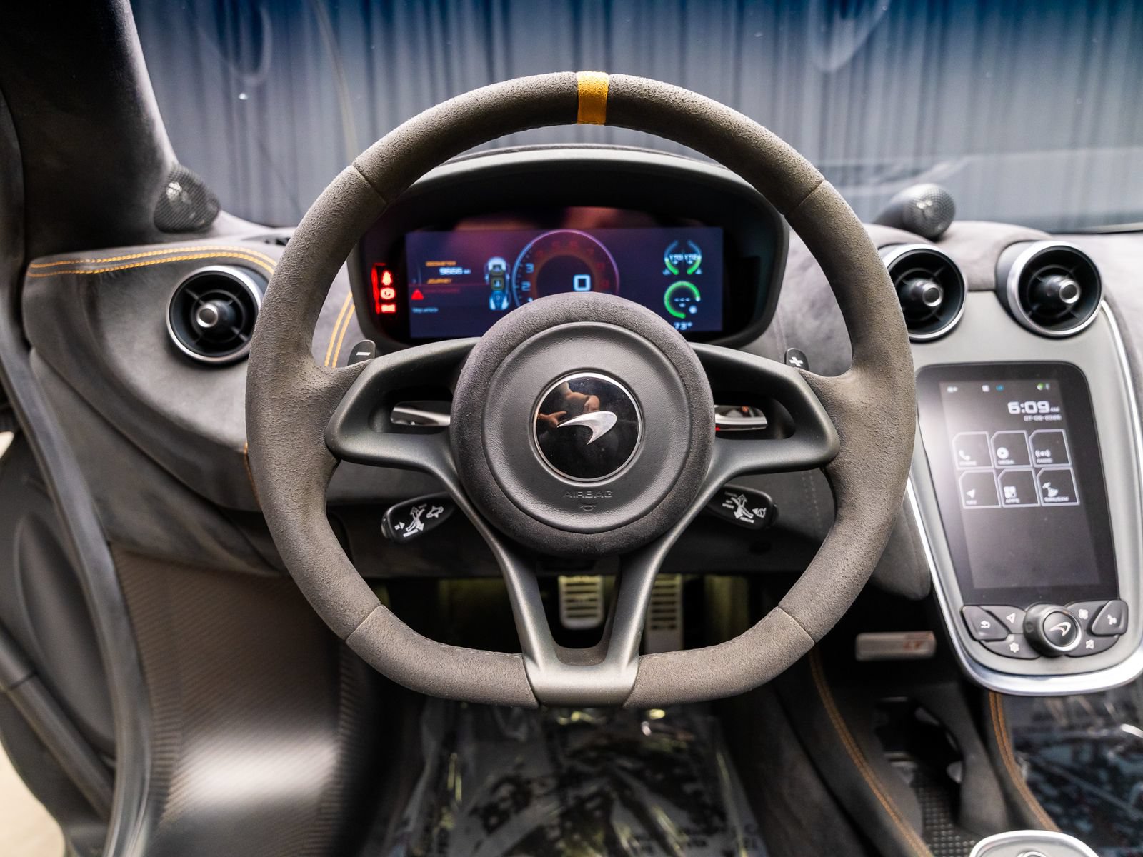 Used 2020 McLaren 600LT Spider RWD image 45