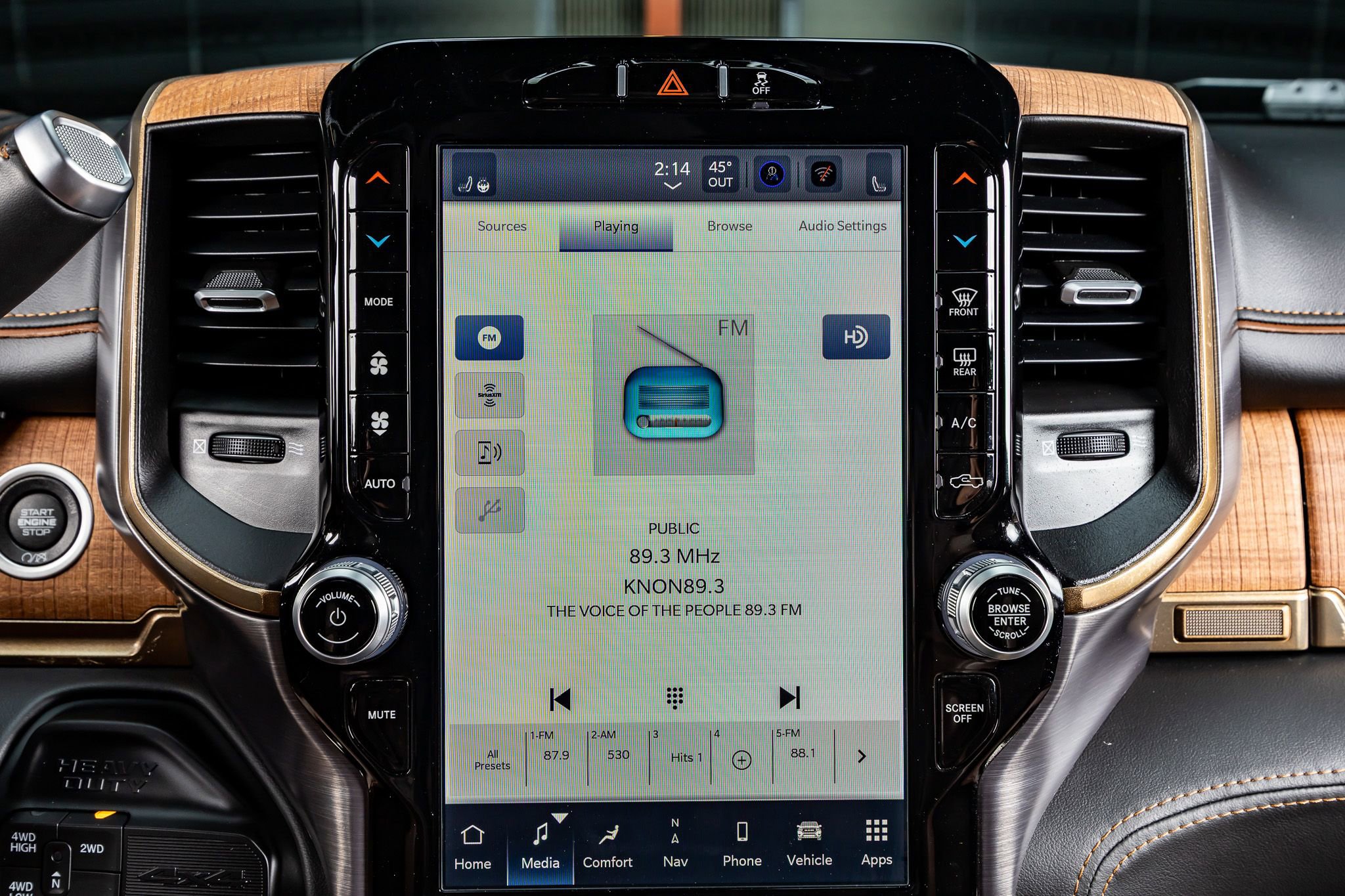 Used 2024 RAM 3500 Limited w/ Towing Technology Group image 24