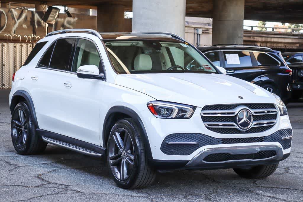 Used 2022 Mercedes-Benz GLE 350 4MATIC w/ Premium Package image 3