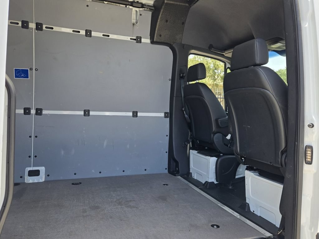 Used 2025 Mercedes-Benz Sprinter 2500 image 18
