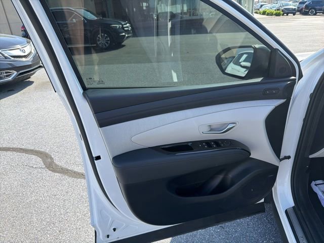 Used 2025 Hyundai Tucson Limited image 13