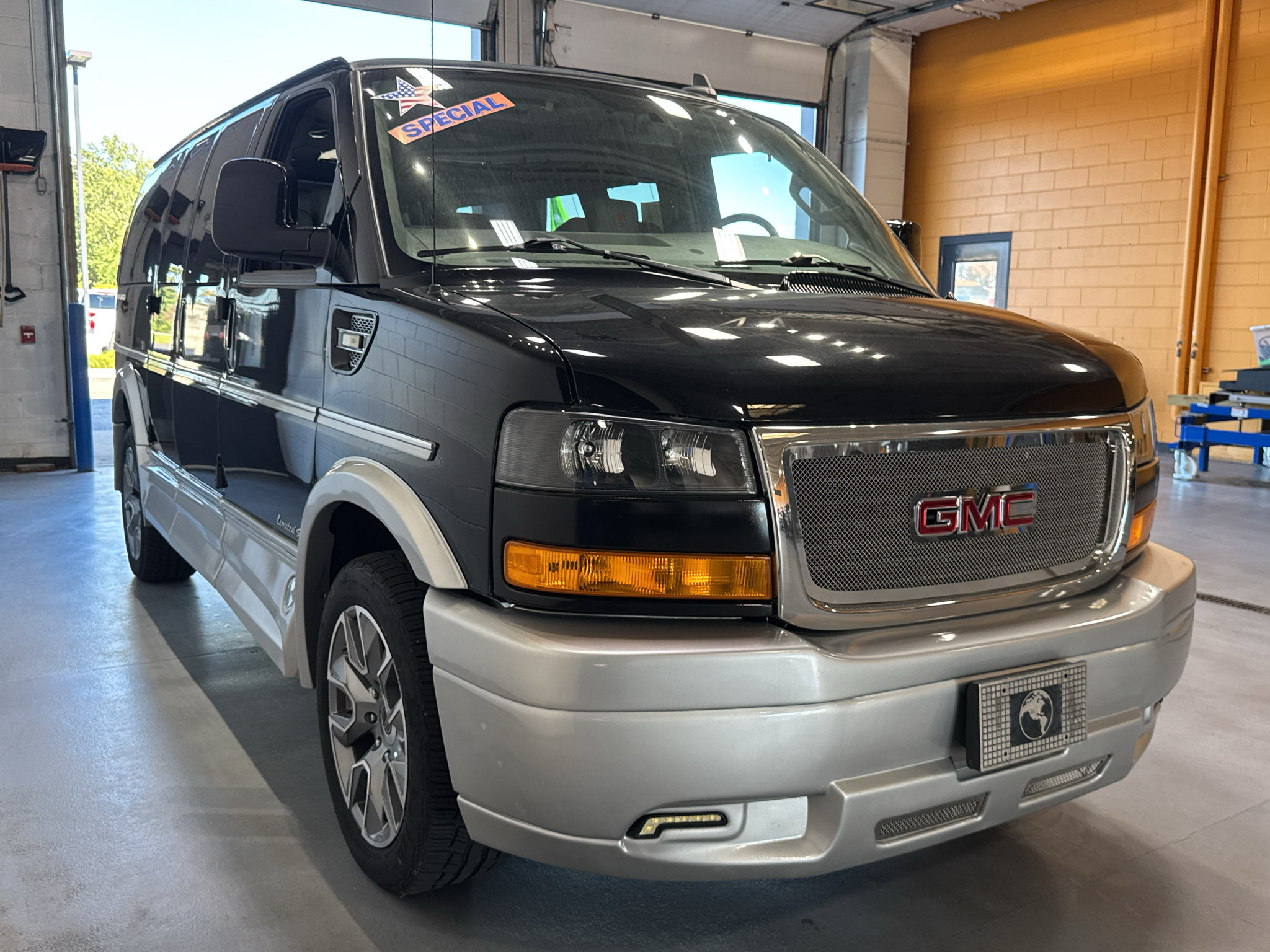 Used 2023 GMC Savana 2500 RWD image 7