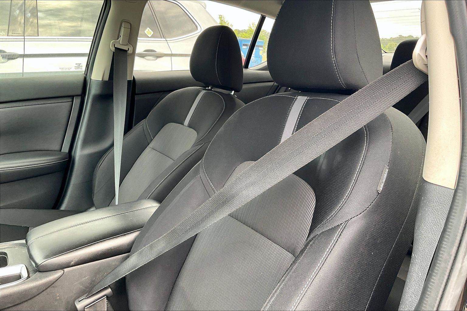 Used 2021 Nissan Sentra SV FWD image 8