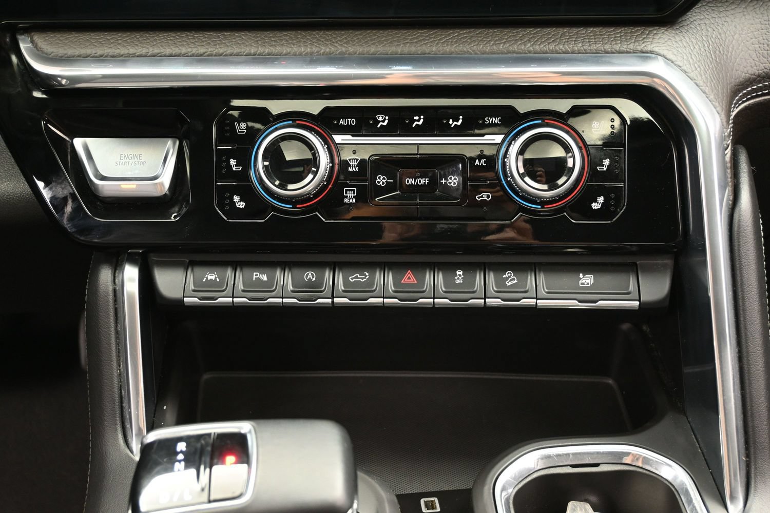 Used 2024 GMC Sierra 1500 Denali w/ Denali Reserve Package AWD/4WD image 39