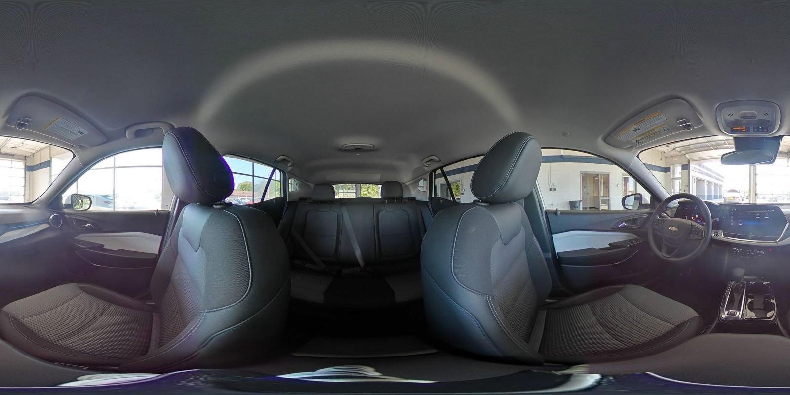 Used 2025 Chevrolet Trax LT image 42