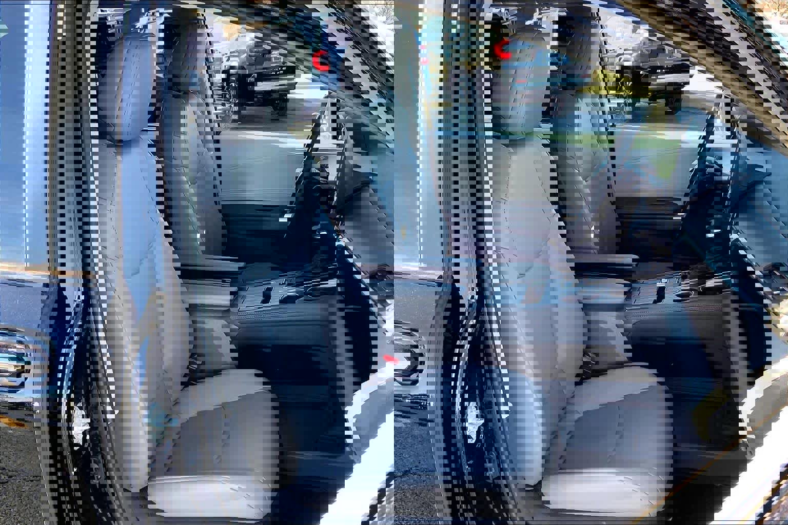 Used 2023 Toyota Sienna XLE image 8