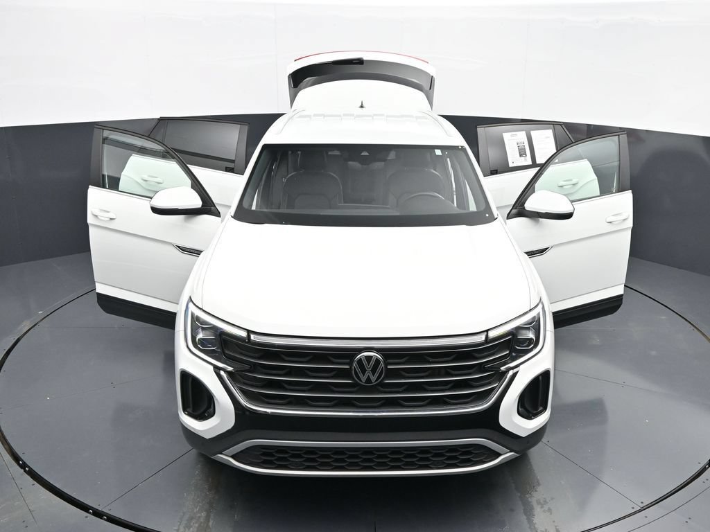 Used 2025 Volkswagen Atlas Cross Sport SE FWD image 43