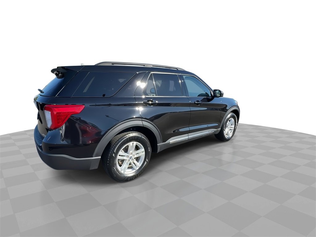 Used 2023 Ford Explorer XLT w/ Equipment Group 202A image 8
