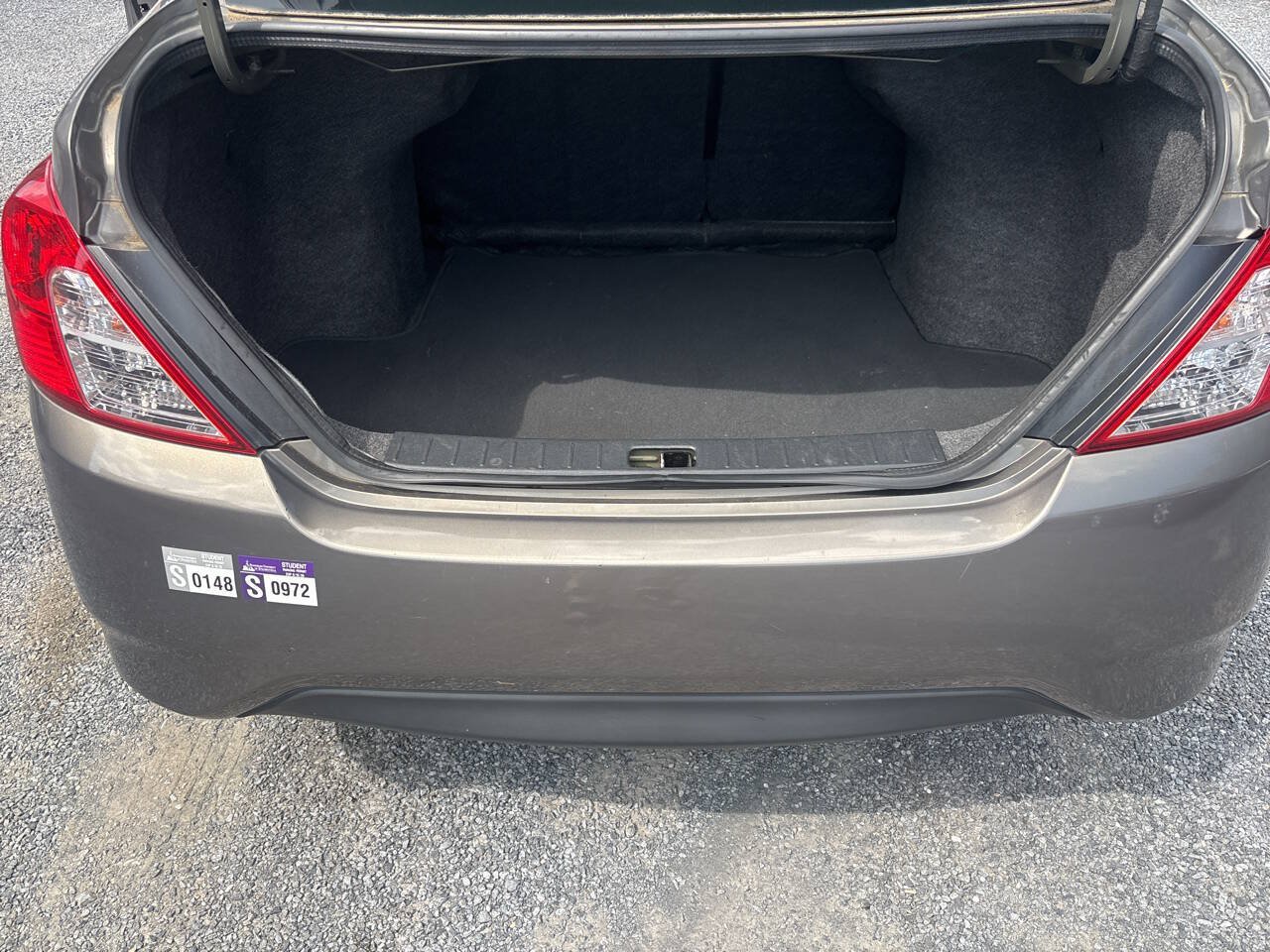 Used 2015 Nissan Versa SV FWD image 18
