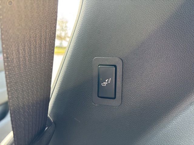 New 2026 GMC Yukon AT4 Ultimate w/ LPO, Illumination Package image 18