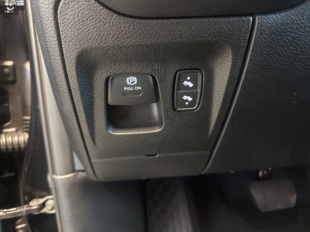 New 2026 RAM 1500 4x4 Crew Cab image 16