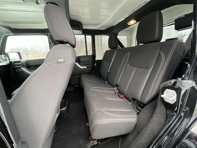 Used 2018 Jeep Wrangler Unlimited Sahara image 24