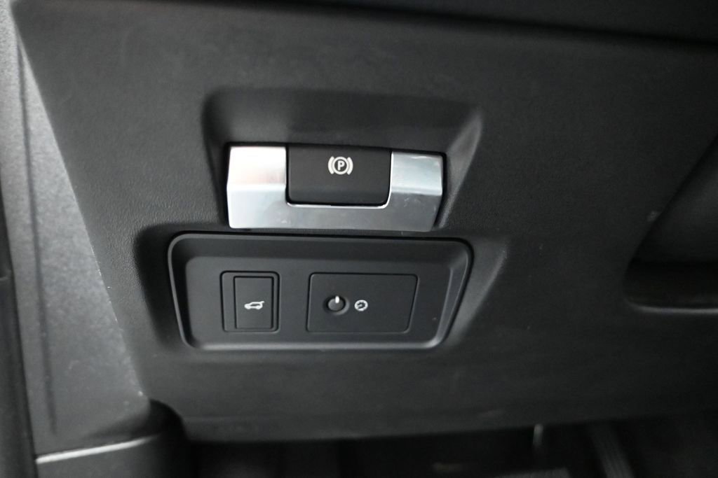 Used 2020 Land Rover Discovery Sport AWD/4WD image 12
