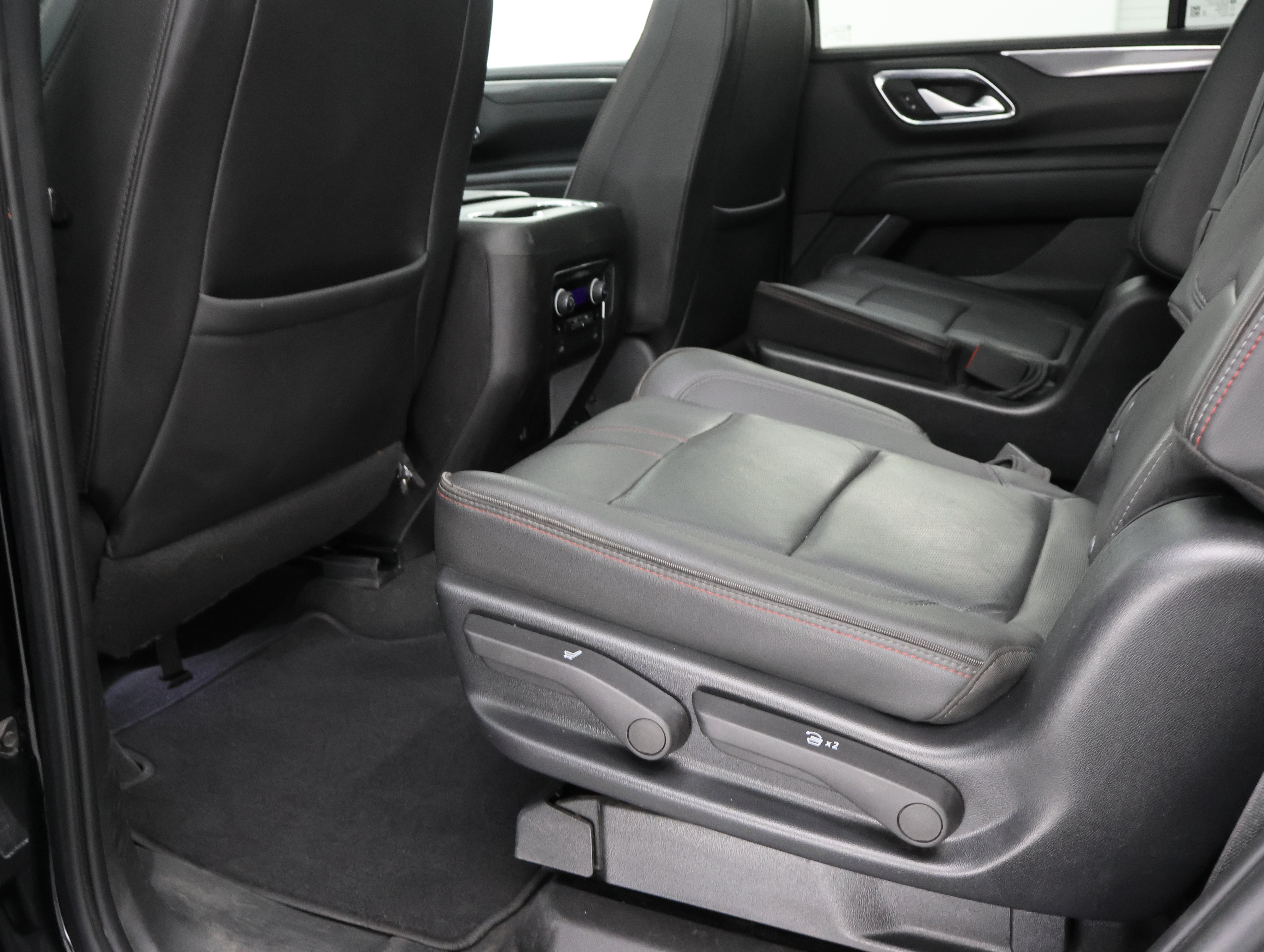 Used 2022 Chevrolet Tahoe RST w/ Luxury Package AWD/4WD image 42