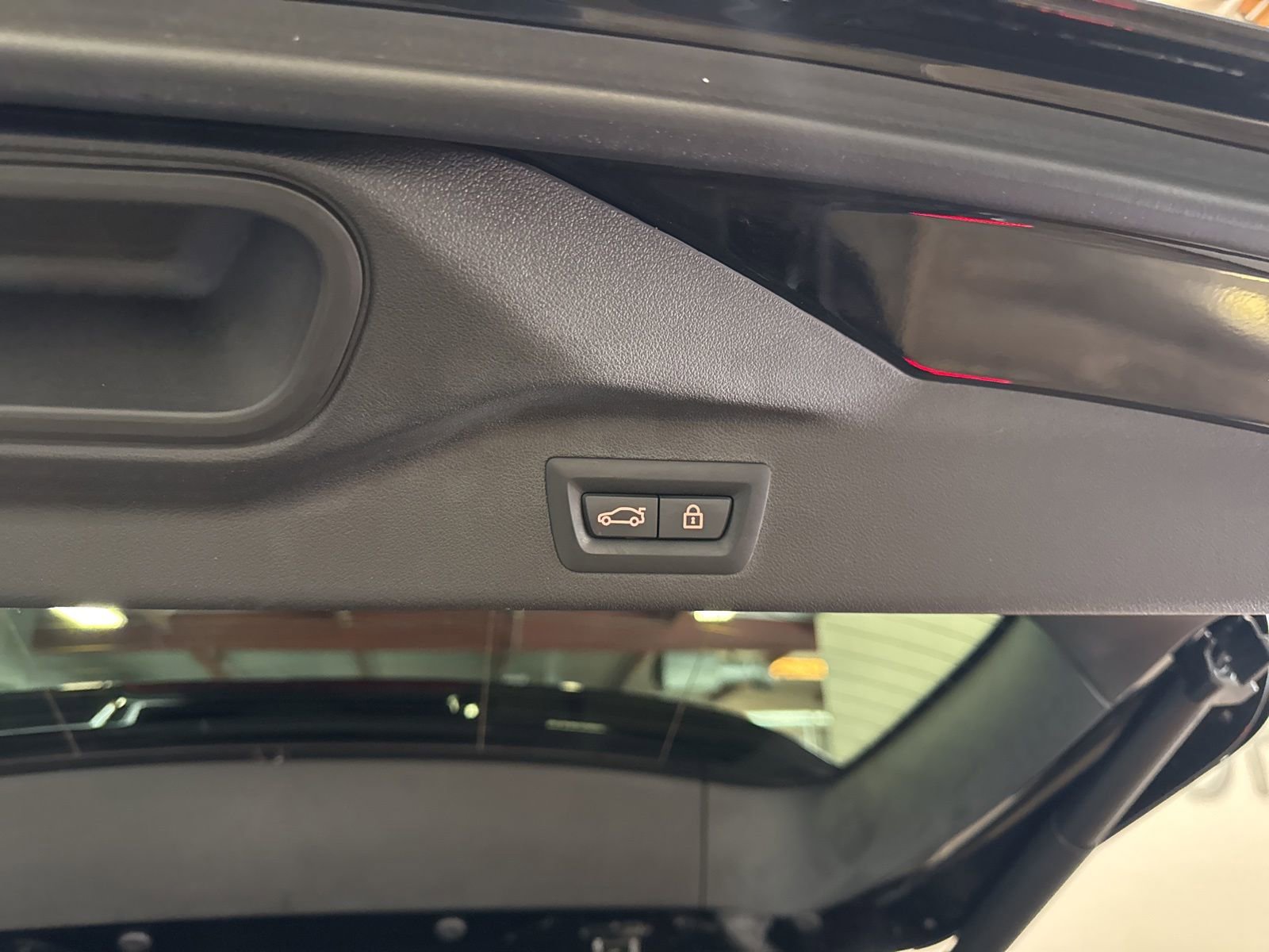 Used 2023 BMW X7 M60i w/ Executive Package image 31