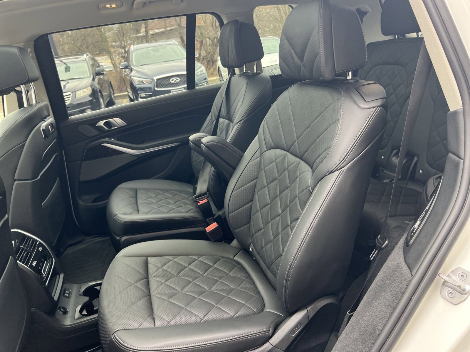 Used 2024 BMW X7 xDrive40i w/ Premium Package image 25