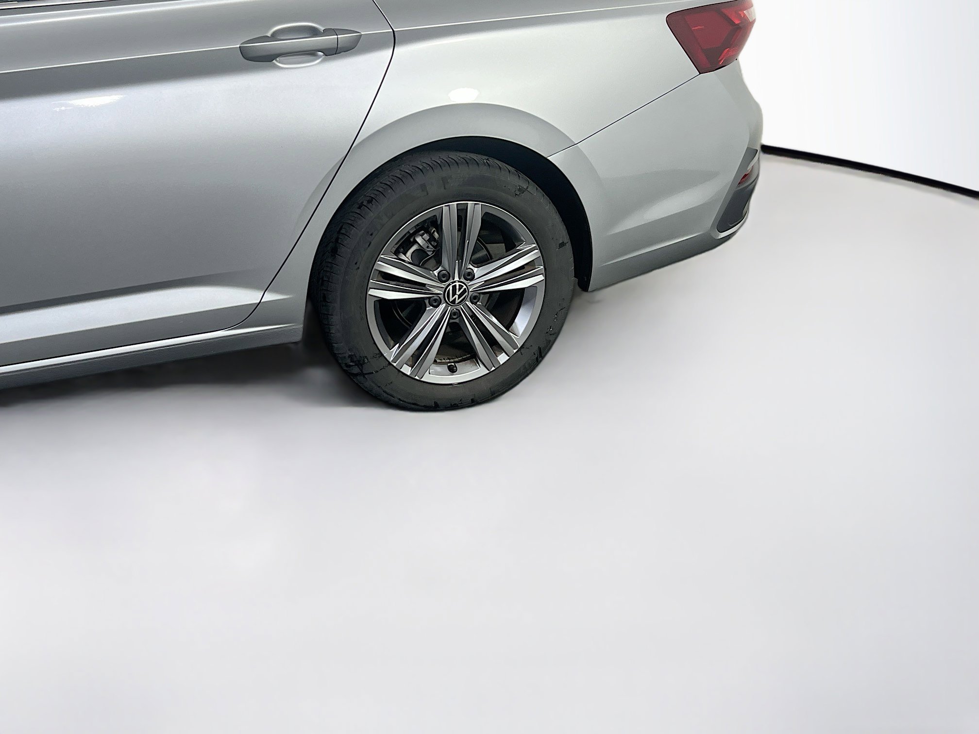 Used 2023 Volkswagen Jetta SE FWD image 29