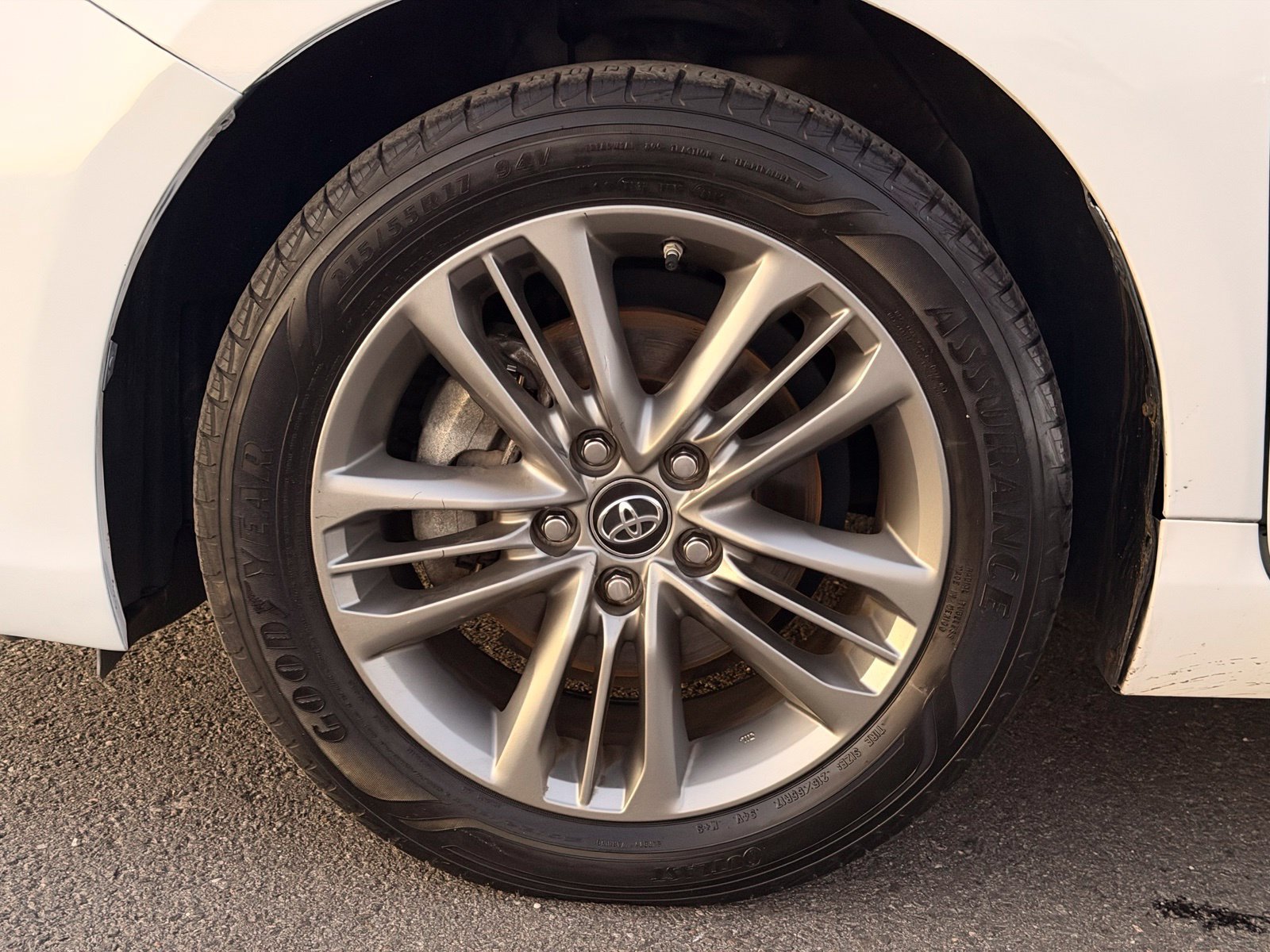 Used 2016 Toyota Camry SE FWD image 12