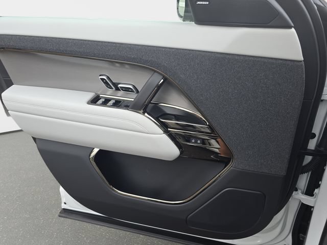 New 2026 Land Rover Range Rover Sport SE AWD/4WD image 19
