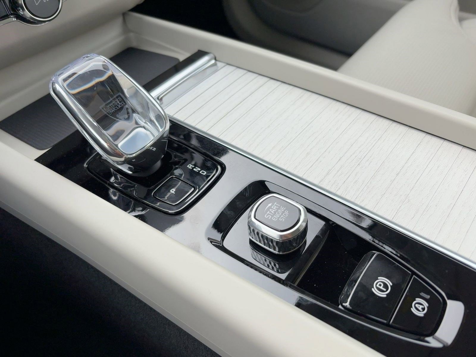 New 2026 Volvo XC60 B5 Ultra w/ Protection Package Premier image 17