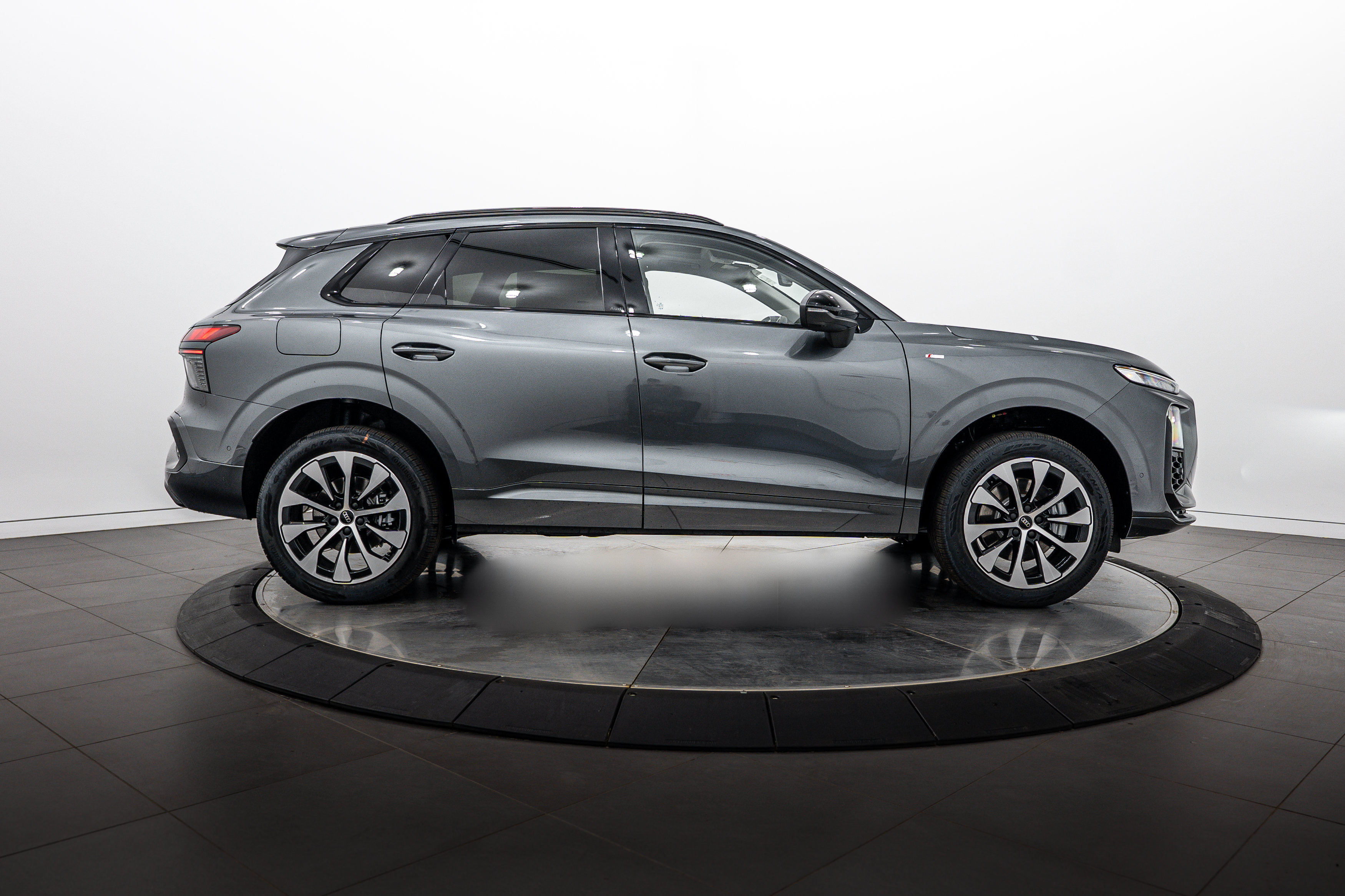 New 2026 Audi Q3 quattro 2.0T AWD/4WD image 3
