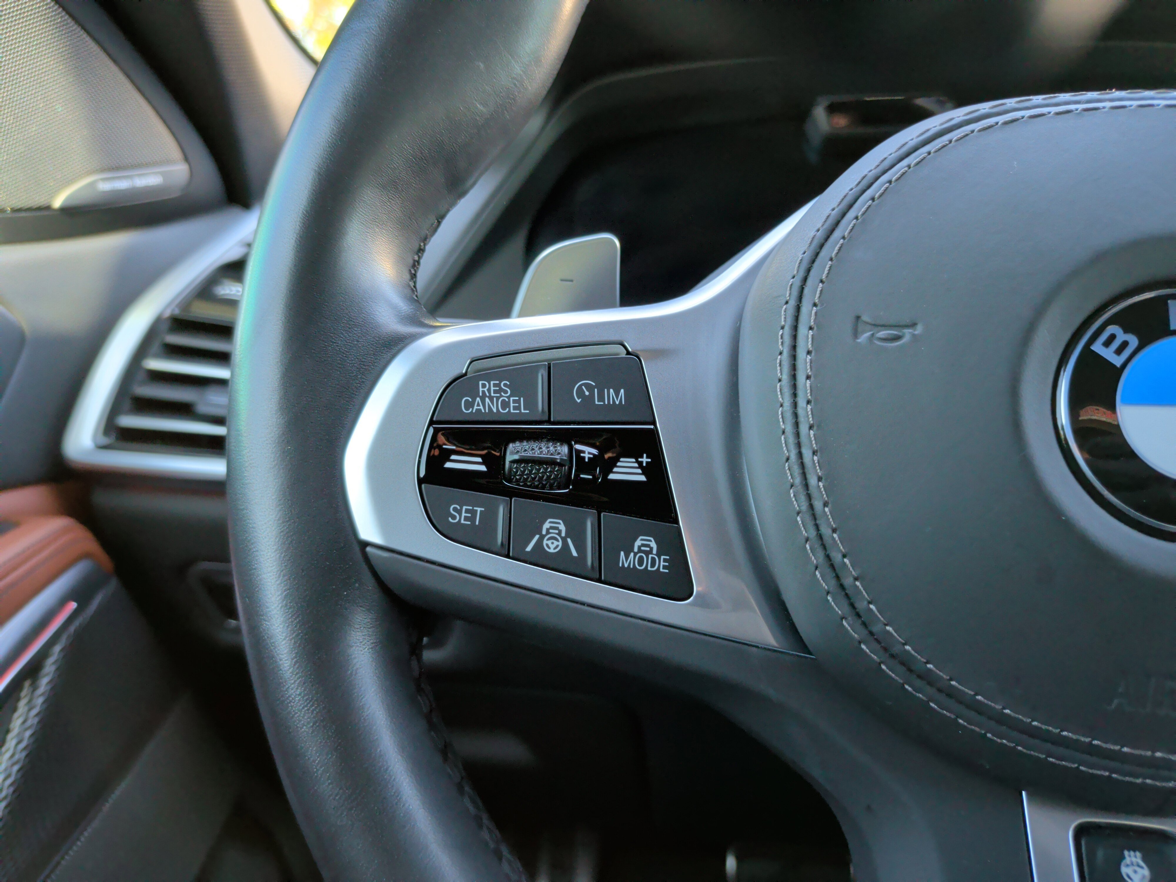 Certified 2023 BMW X6 M50i w/ Executive Package image 22