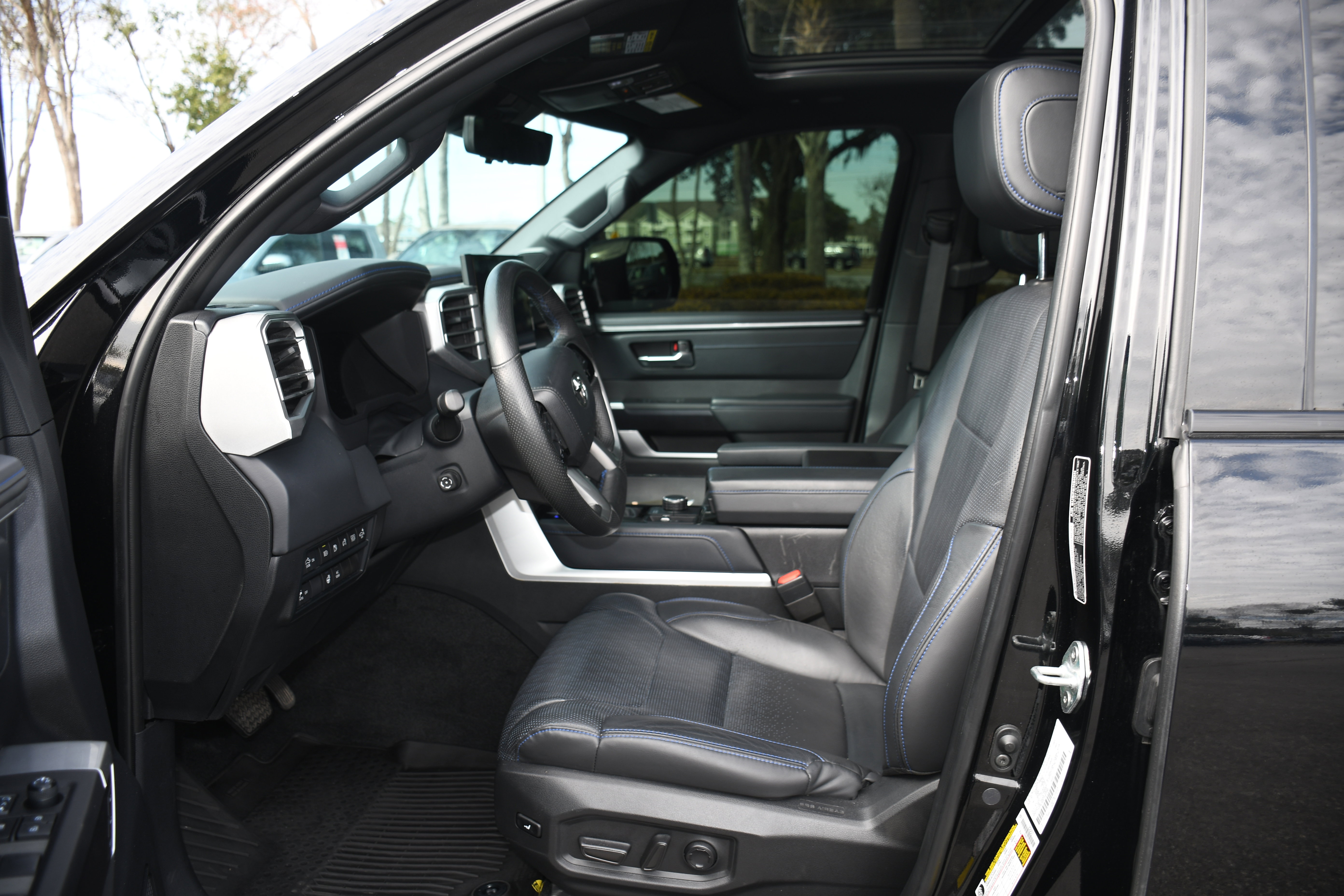 Used 2023 Toyota Tundra Platinum image 8