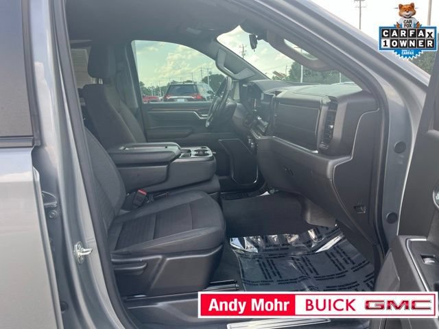 Used 2025 Chevrolet Silverado 1500 LT AWD/4WD image 40