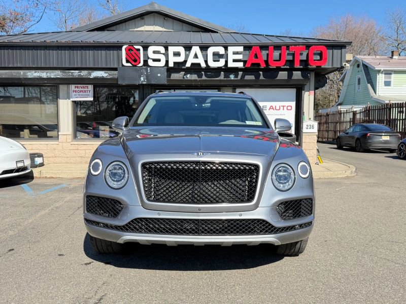 Used 2019 Bentley Bentayga image 2