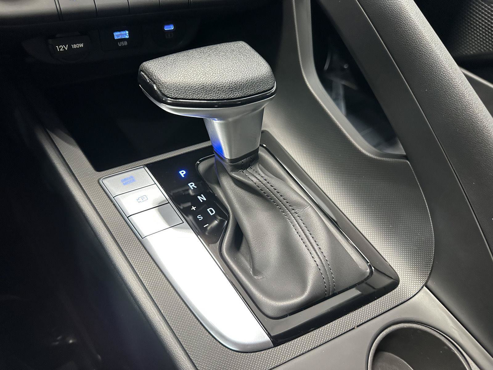 Certified 2024 Hyundai Elantra SE FWD image 23