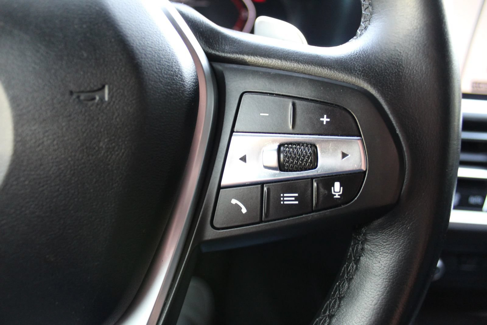 Used 2020 BMW 330i Sedan w/ Convenience Package RWD image 18