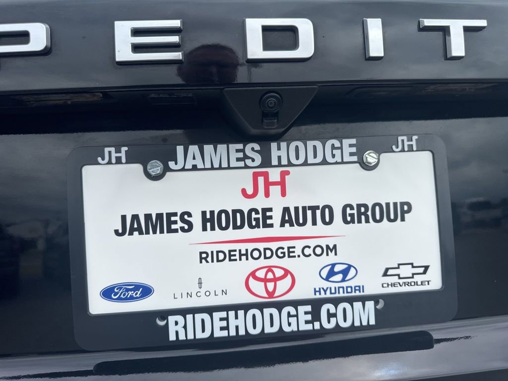 Used 2025 Ford Expedition Active AWD/4WD image 12