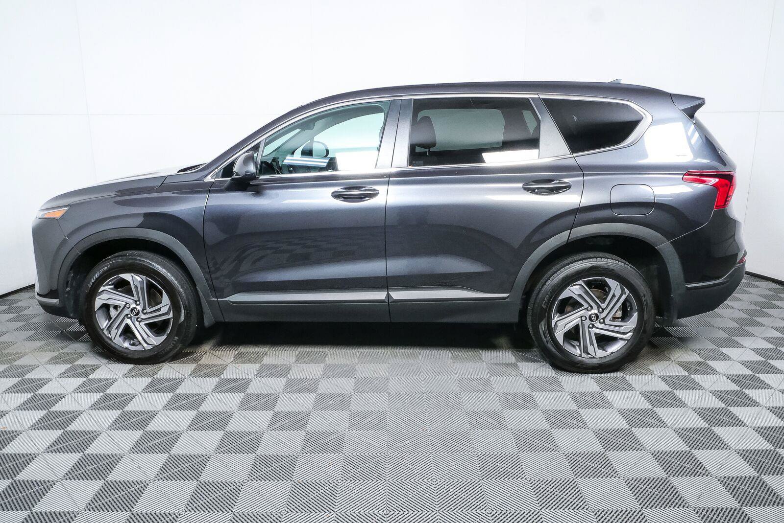 Used 2023 Hyundai Santa Fe SE AWD/4WD image 28