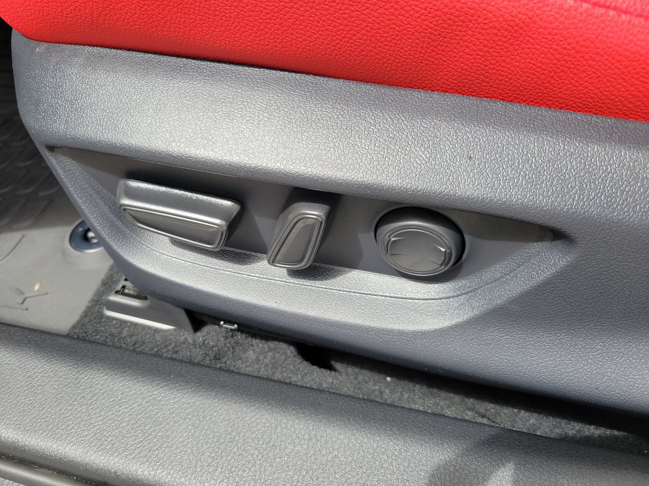 Used 2026 Toyota Camry XSE FWD image 18