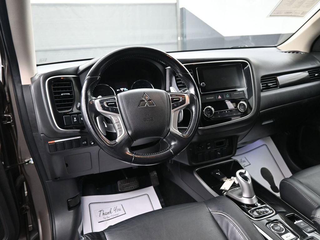 Used 2018 Mitsubishi Outlander SEL image 24