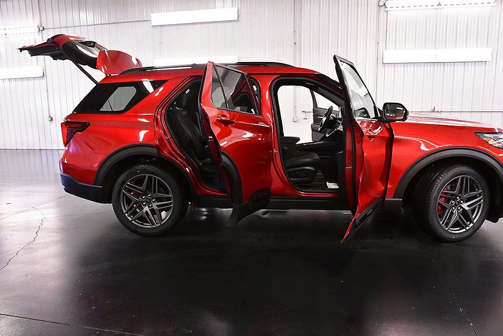 New 2026 Ford Explorer ST w/ Sun And Sound Package image 34