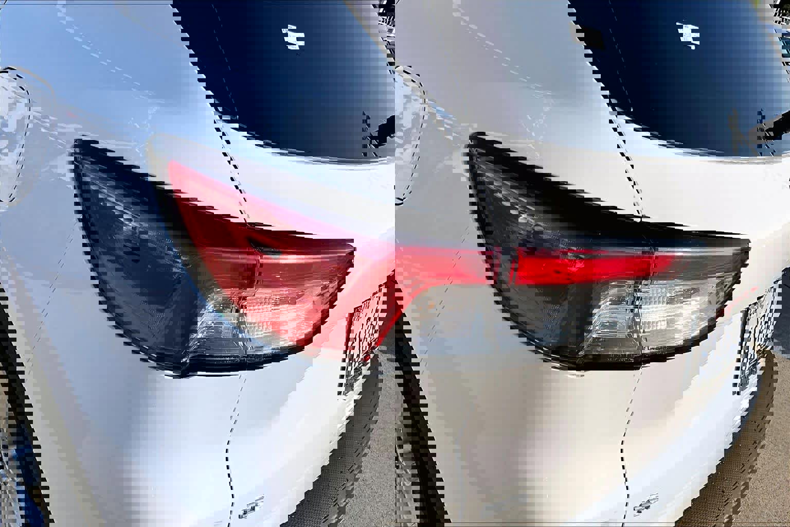 Used 2021 Ford Escape SE image 27