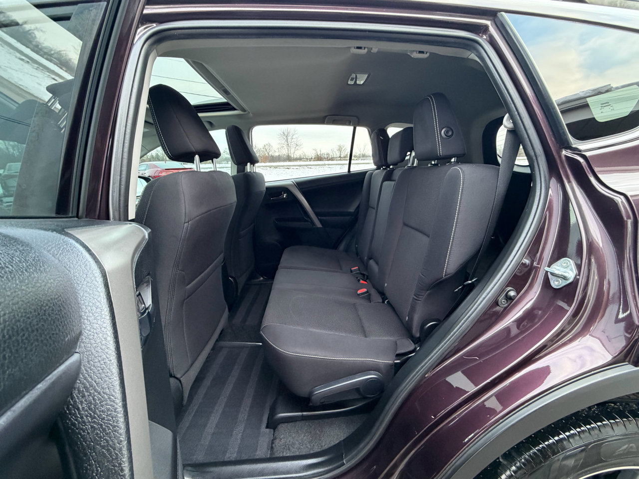 Used 2018 Toyota RAV4 XLE image 22